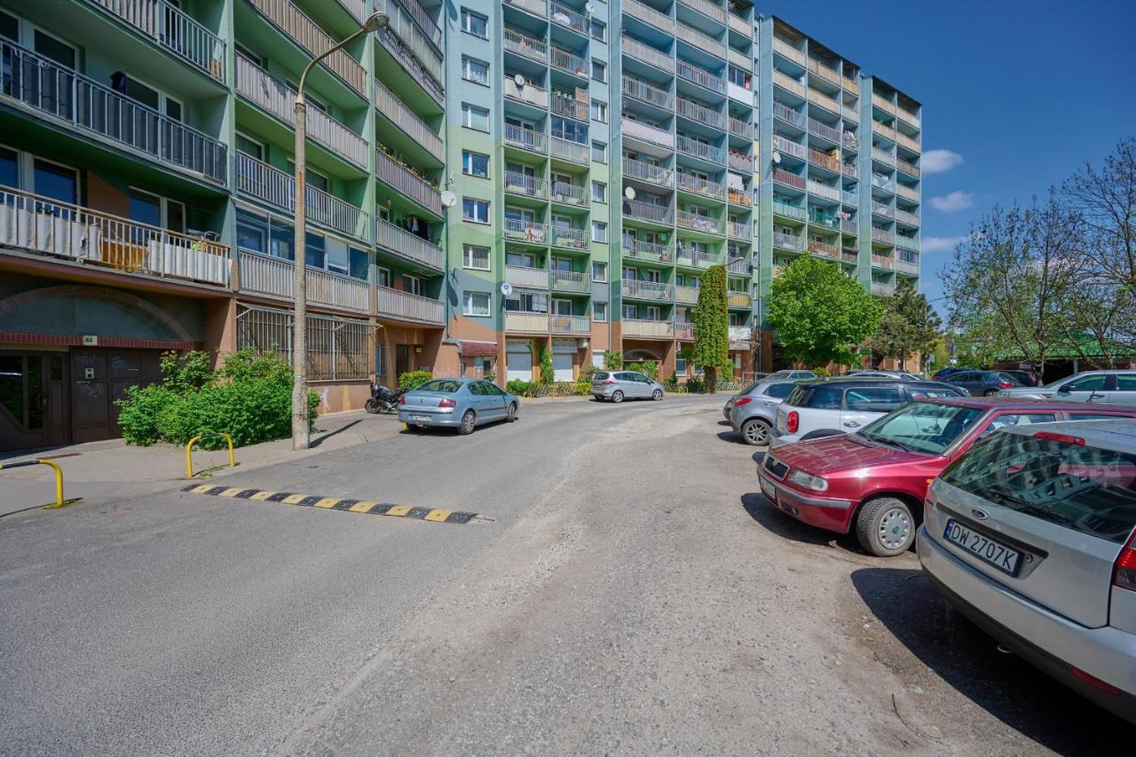 Beautiful & Bright Krynicka For 3 Guests By Renters Wrocław