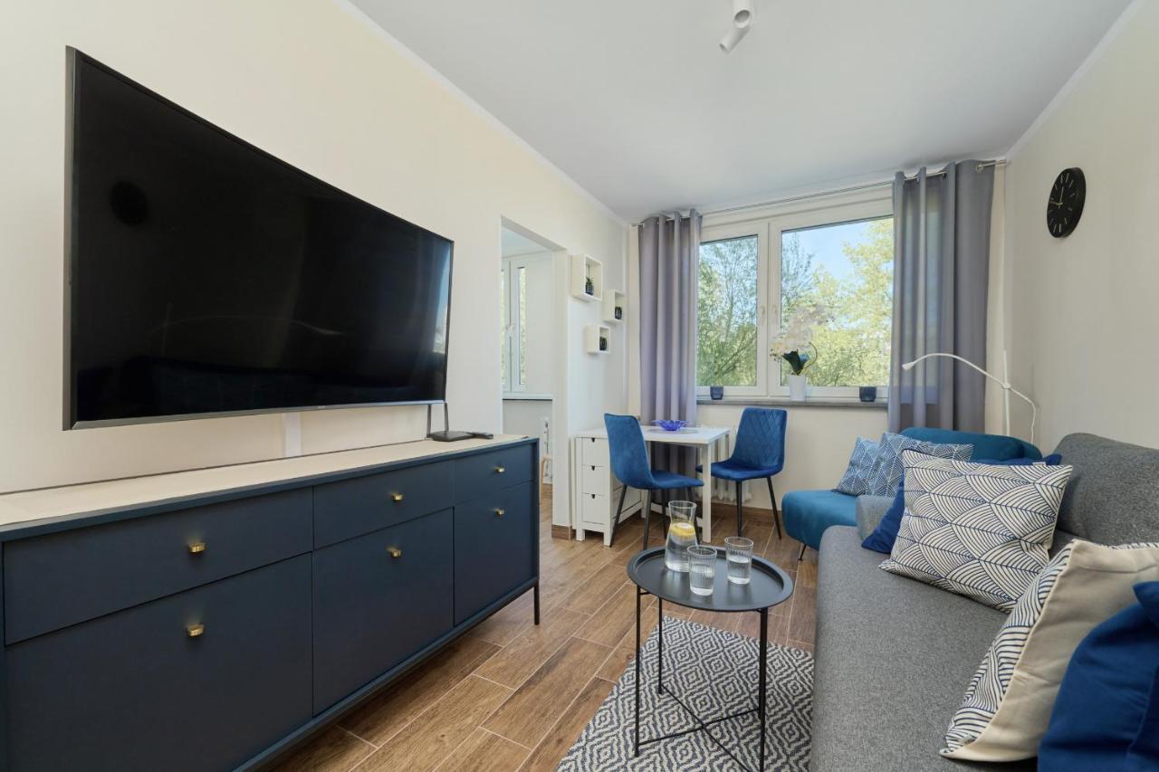 Beautiful & Bright Krynicka For 3 Guests By Renters Apartment *