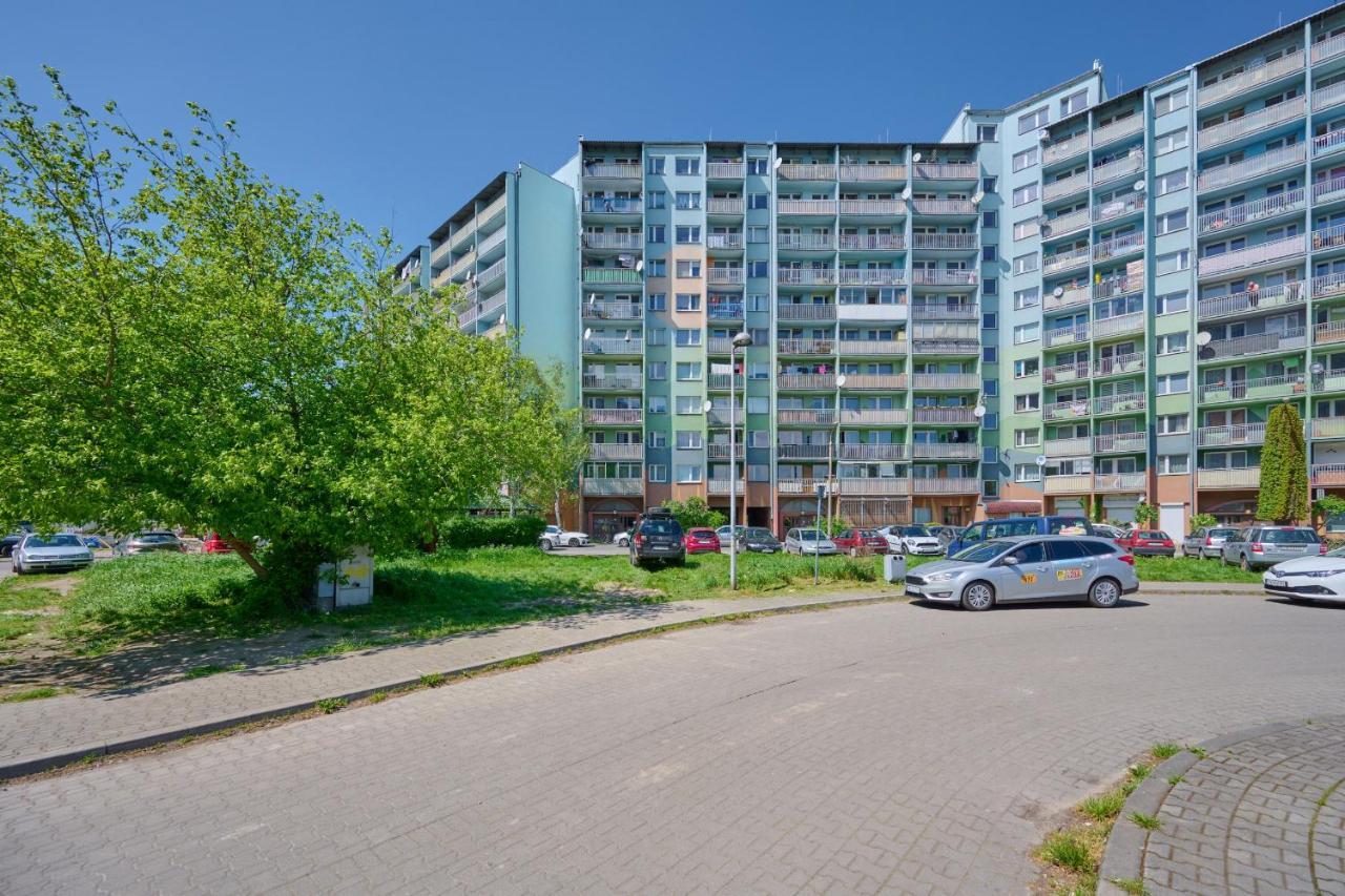 Beautiful & Bright Krynicka For 3 Guests By Renters Apartment Wroclaw